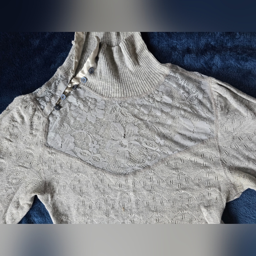 Elegant Gray Lace Women Sweater